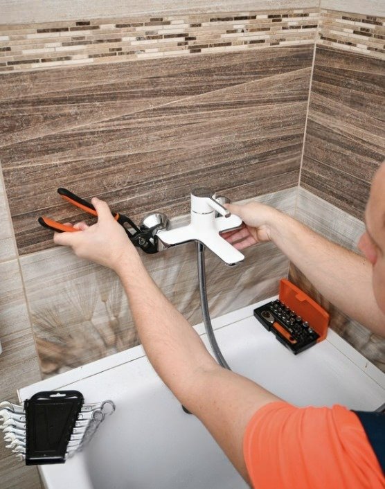 Installation de robinet de baignoire par un plombier à Saint-Mandé